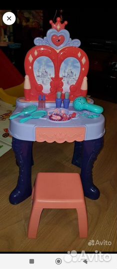 Косметический стол для девочки