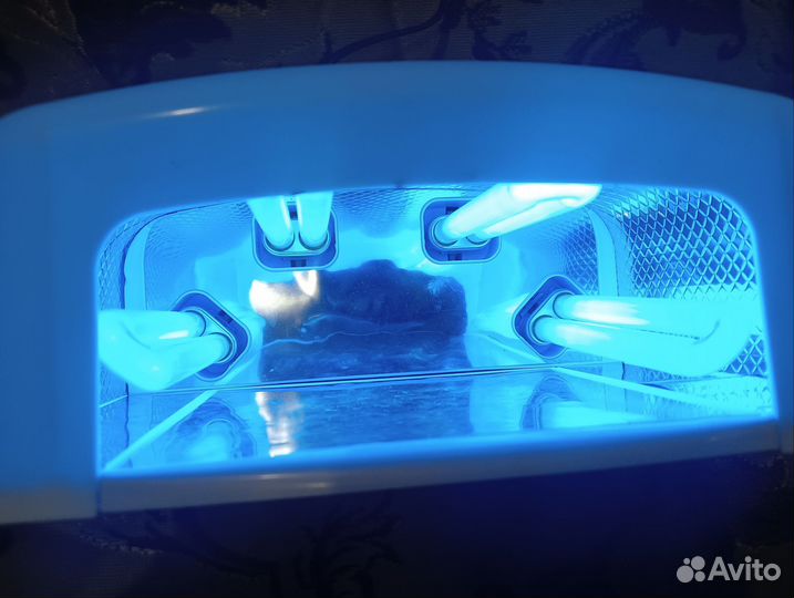 Ультрафиолетовая лампа для ногтей