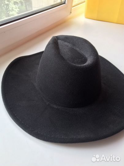 Шляпа черная