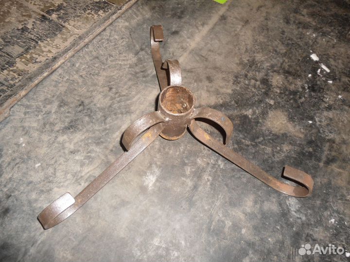 Подставка под елку