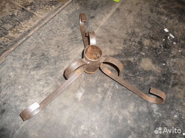 Подставка под елку