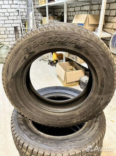 Bridgestone Blizzak DM-V1 215/70 R17 101R