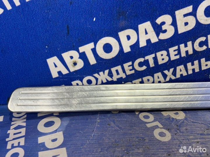 Накладка на порог Porsche Cayenne внедорожник 2005