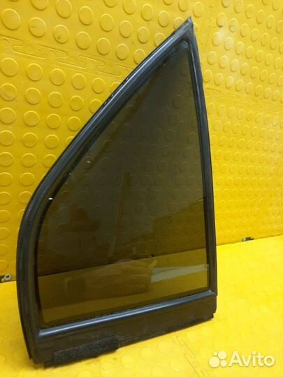 Стекло боковое заднее правое Mitsubishi Lancer CS