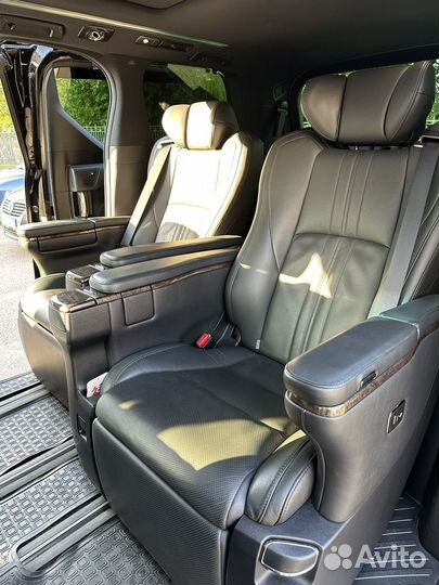 Toyota Alphard 3.5 AT, 2019, 210 000 км