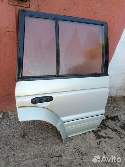 Дверь задняя правая Pajero 2