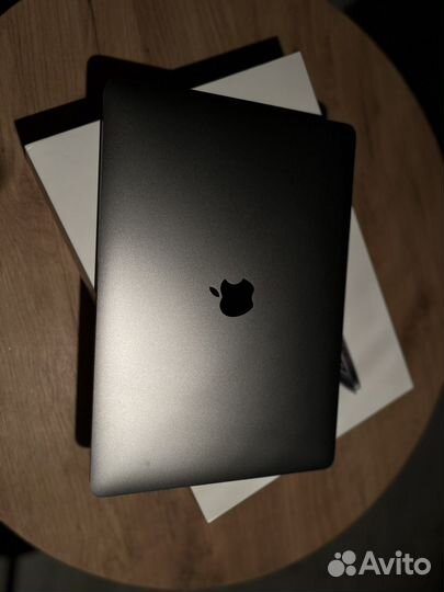 Macbook pro 13-inch 2018 touch bar 16гб/ 1 тб