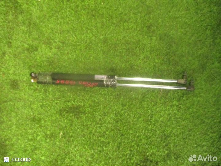 Амортизатор задней двери на honda accord wagon CF6