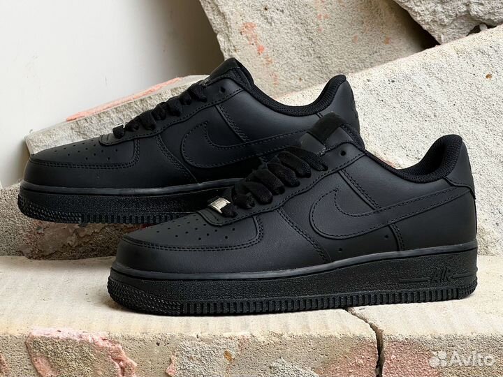 Nike Air Force 1 Black Low