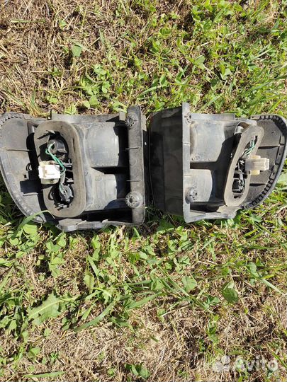 Задние стопы Mitsubishi Delica комплект