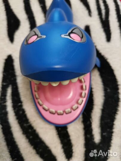 Игрушка акула нажми на зубы