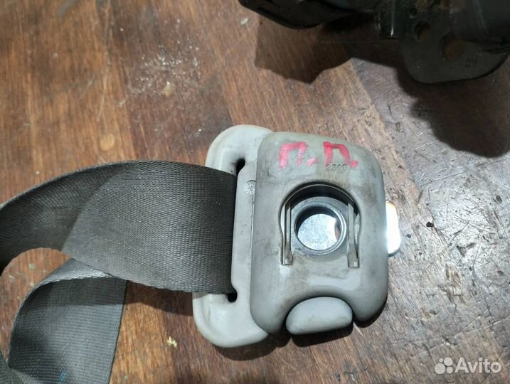 Ремень безопасности передний правый Mitsubishi Spa