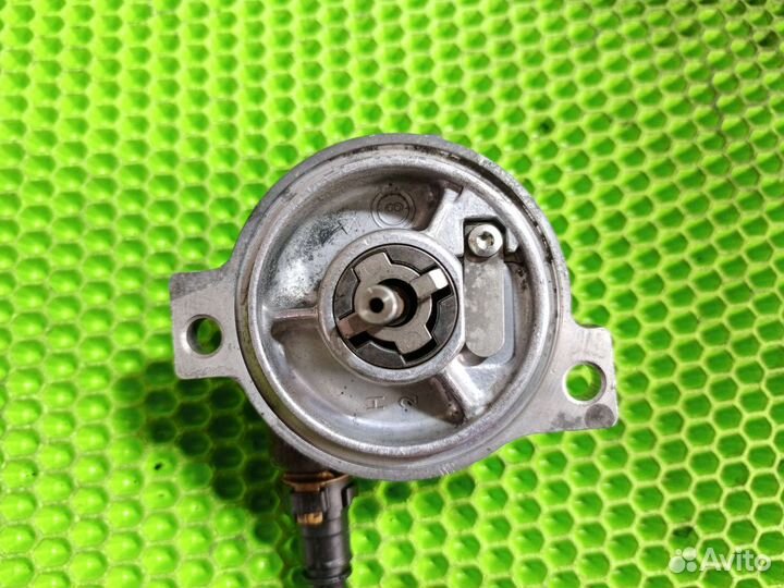 Вакуумный насос Opel Zafira