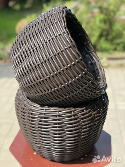 Кашпо из искусственного ротанга