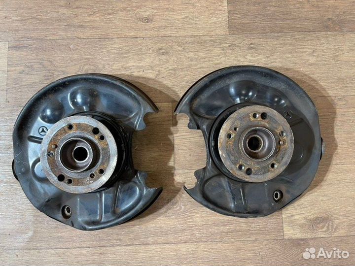 Кулаки задние Mercedes-Benz E320 S124 104.992 1994