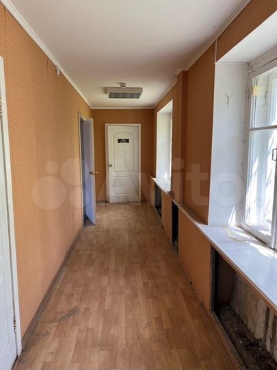 Здание, 585 м²