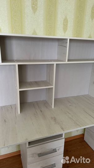 Письменный стол