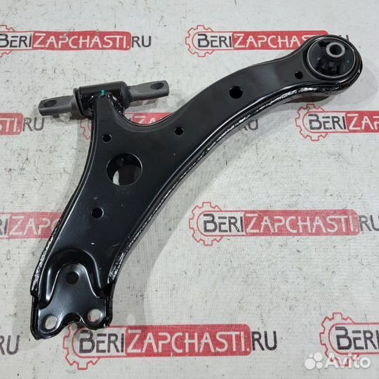 Рычаг подвески передний правый Toyota Camry XV50