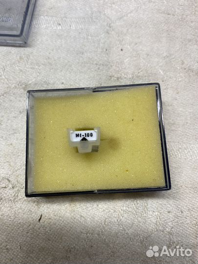 Головка звукоснимателя пьезо и иглодержатели