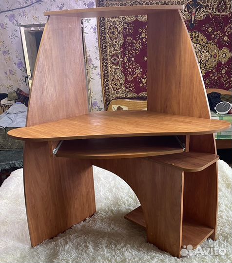 Компьютерный стол