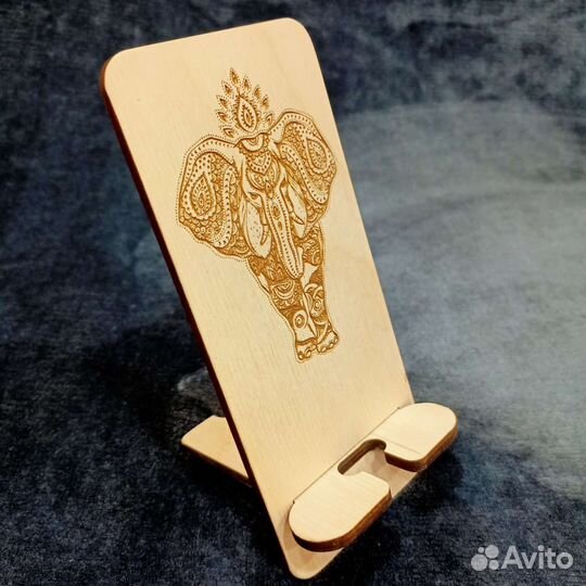 Подставка для телефона из дерева