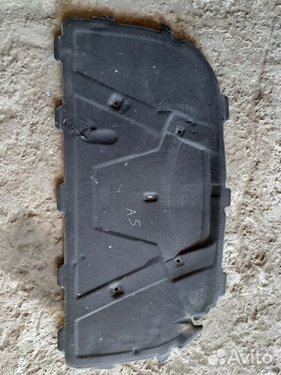 Шумка капота Audi A5