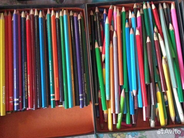 Карандаши цветные около 160 штук
