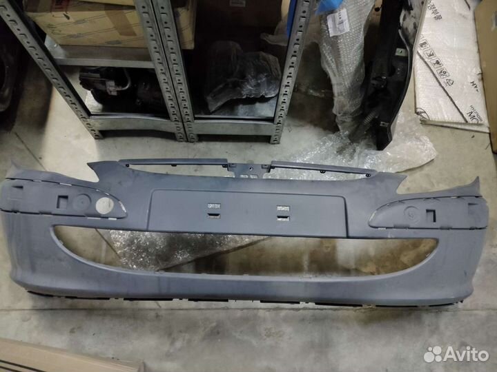 Бампер передний Peugeot 307 новый оригинал