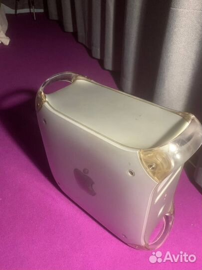 Компьютер в корпусе Apple Power Mac G4