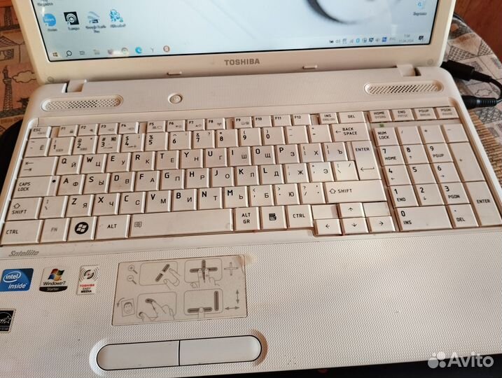 Ноутбук Toshiba Satellite C660