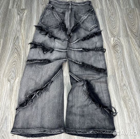 Джинсы широкие Rick Owens bolan type на руках