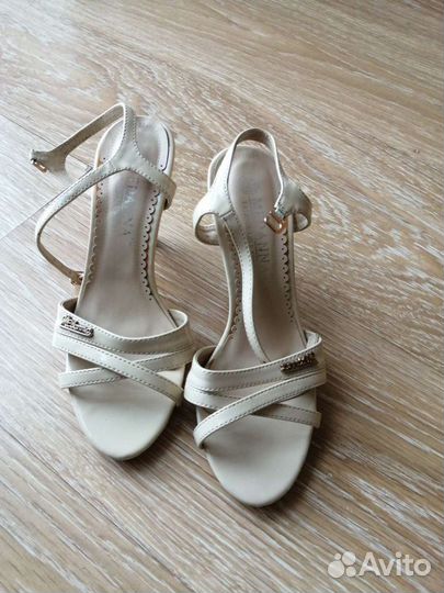 Босоножки женские 35 размер