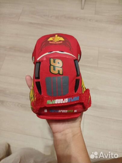 Мягкая машинка молния макквин