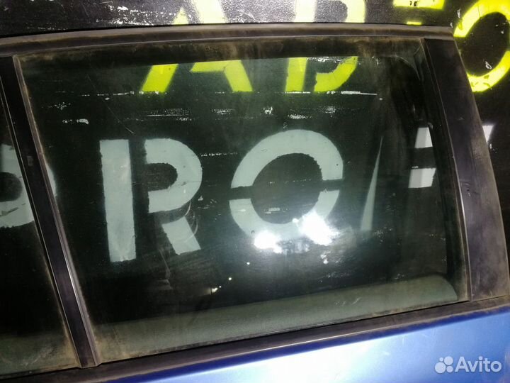 Стекло двери задней правой Volkswagen Golf 5