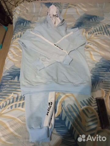 Спортивный костюм женский