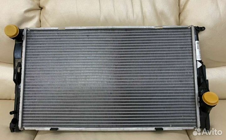 Радиатор BMW E87, E90