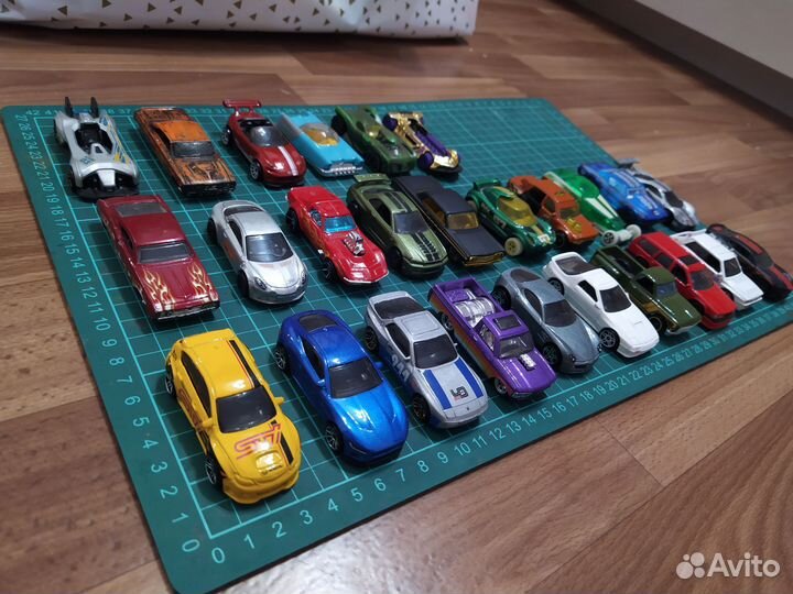 Hot wheels машинки