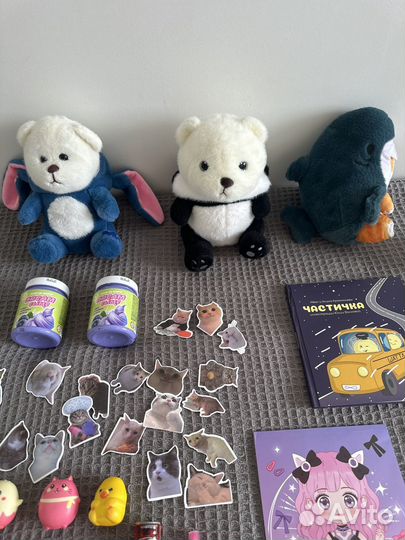 Игрушки книги для девочки пакетом новое