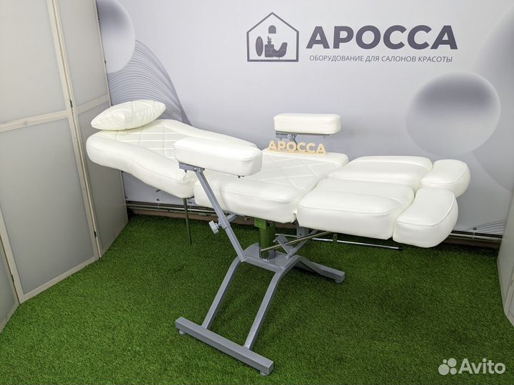 Педикюрное кресло на гидравлике белое. Красноярск