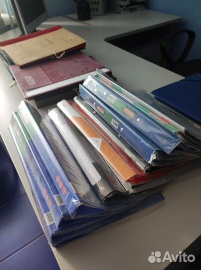 Папки, архивные боксы и до. Новое и б/у