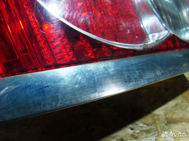 Toyota Avensis 2 Фонарь задний левый