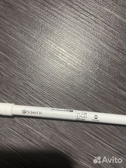 Карандаш для глаз essence белый