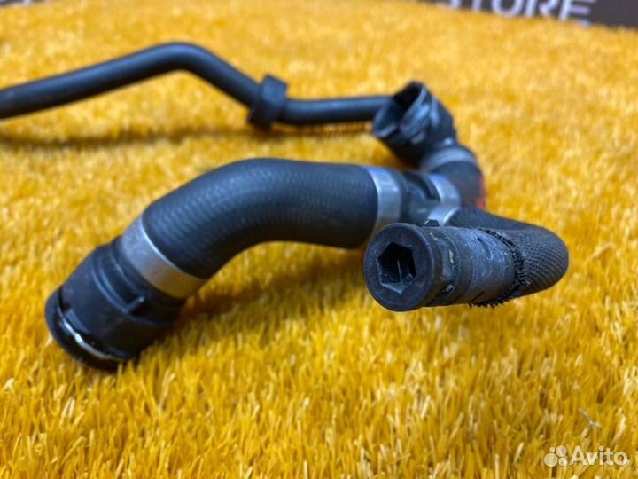 Патрубок системы охлаждения Mercedes-Benz C-Class