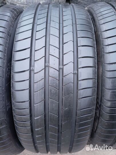 Kumho Ecsta HS51 235/45 R18 94V