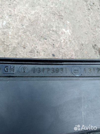 Opel Zafira B задняя правая форточка