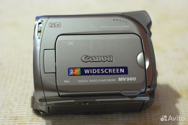 Видеокамера Canon MV960