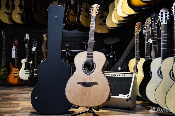 Акустическая Гитара Lag (комплект)