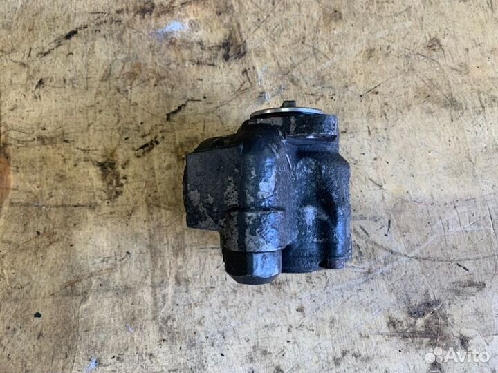 Насос гидроусилителя руля Mercedes Axor 2018