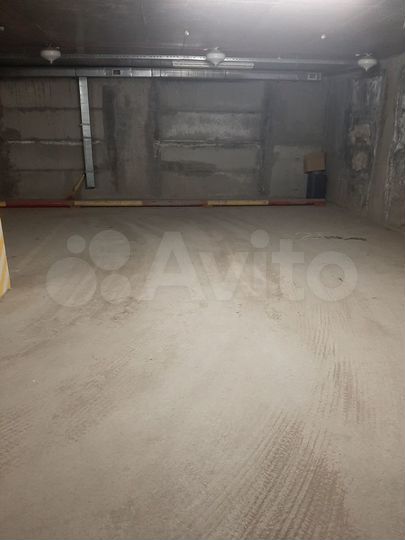 Машиноместо, 14 м²