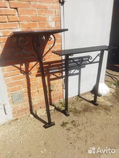 Столик с лавкой